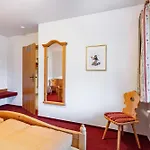 Cafe-restaurant-gaestehaus Waldvogel 4*