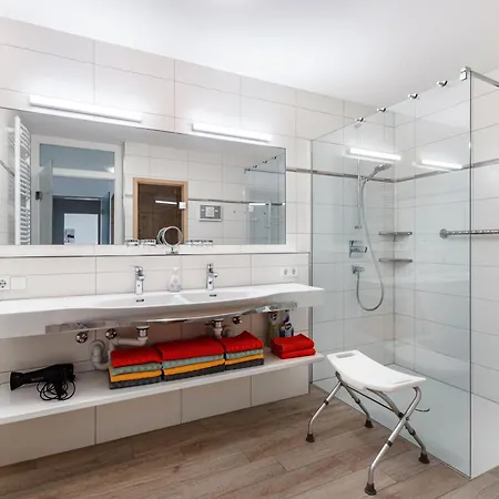 Cafe-restaurant-gaestehaus Waldvogel ゲストハウス