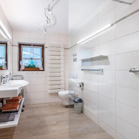 Cafe-restaurant-gaestehaus Waldvogel フェルトベルク