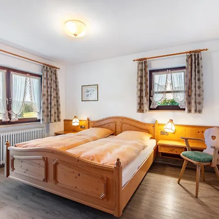 Cafe-restaurant-gaestehaus Waldvogel