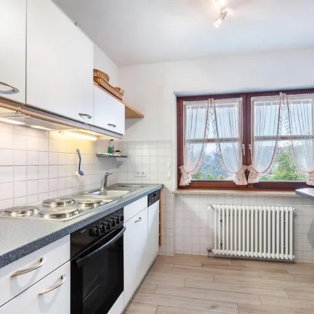 Cafe-restaurant-gaestehaus Waldvogel ゲストハウス 3*