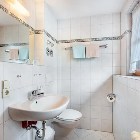 ゲストハウス Cafe-restaurant-gaestehaus Waldvogel フェルトベルク