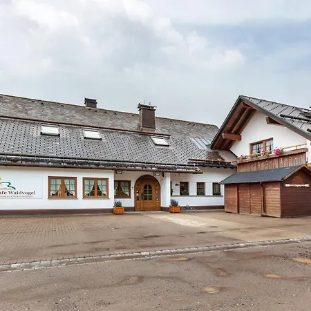 Cafe-restaurant-gaestehaus Waldvogel 3* フェルトベルク