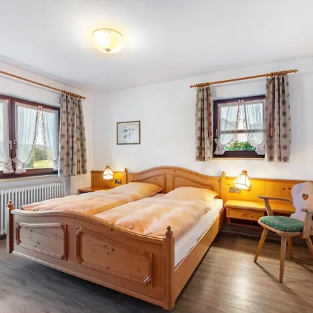 Cafe-restaurant-gaestehaus Waldvogel Konukevi 4*